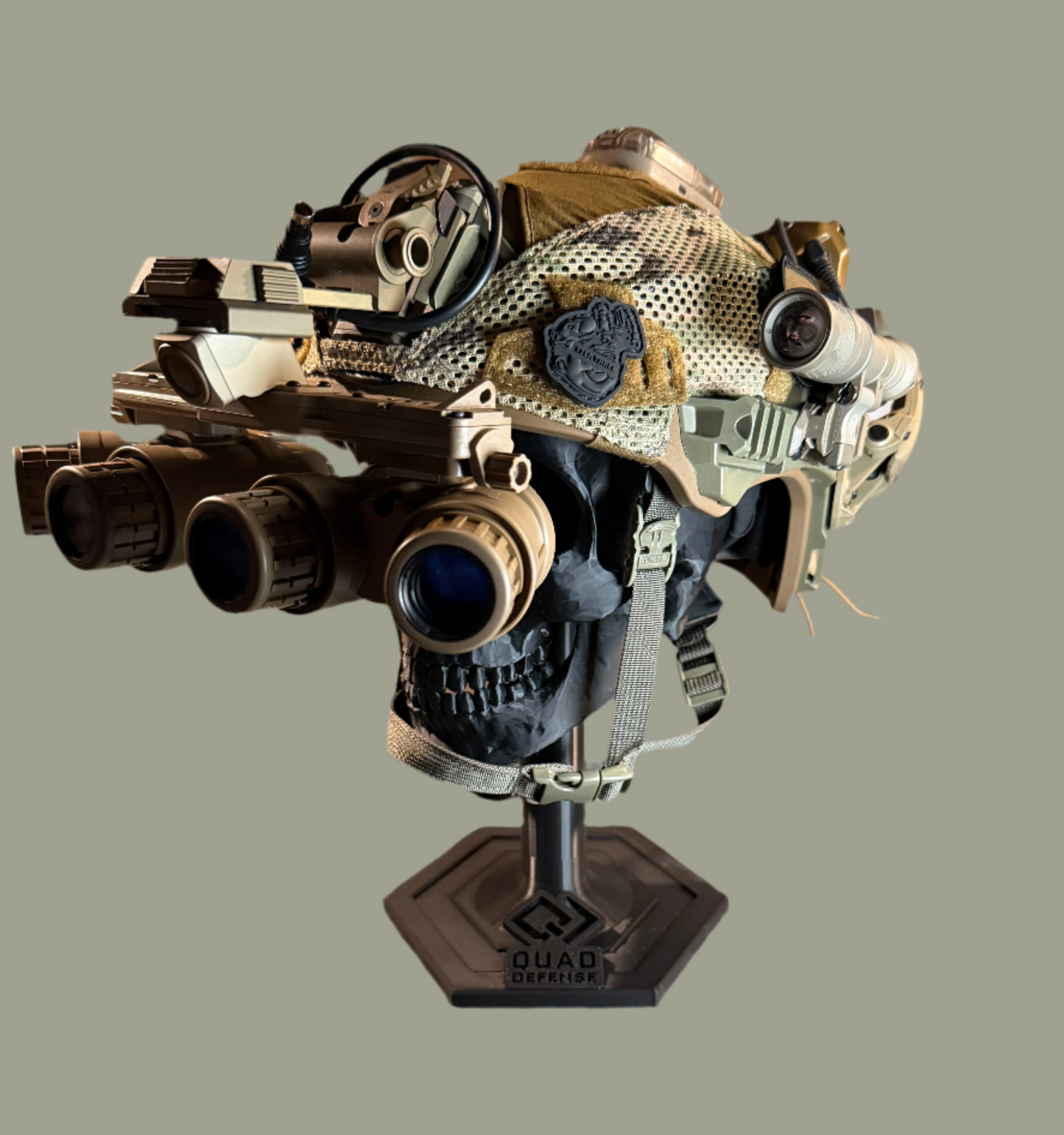 Quad Defense | Helmet Stand