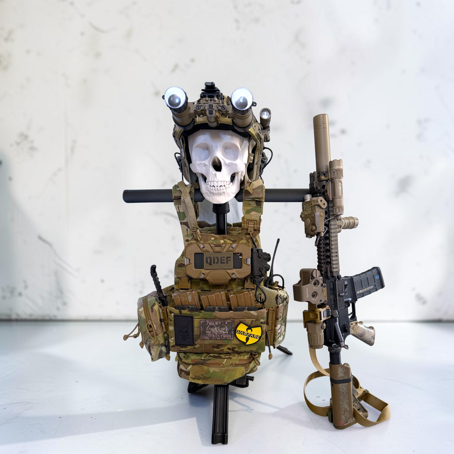 Quad Defense | Helmet Stand - SWIFT Compatible